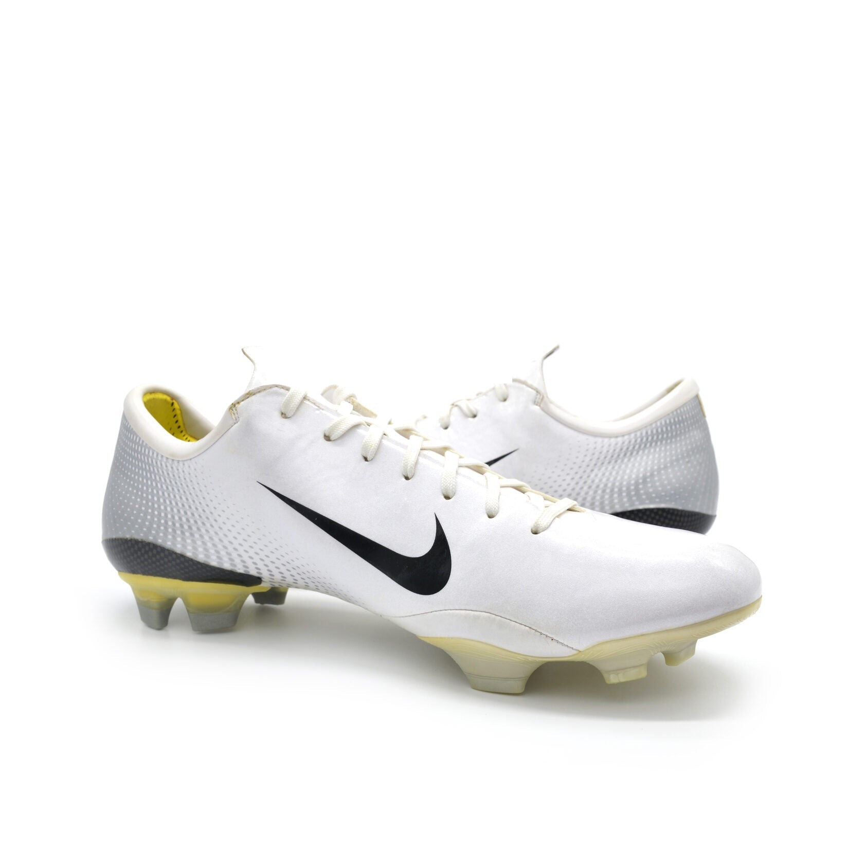 Mercurial Vapor III Elite FG Branco/Preto
