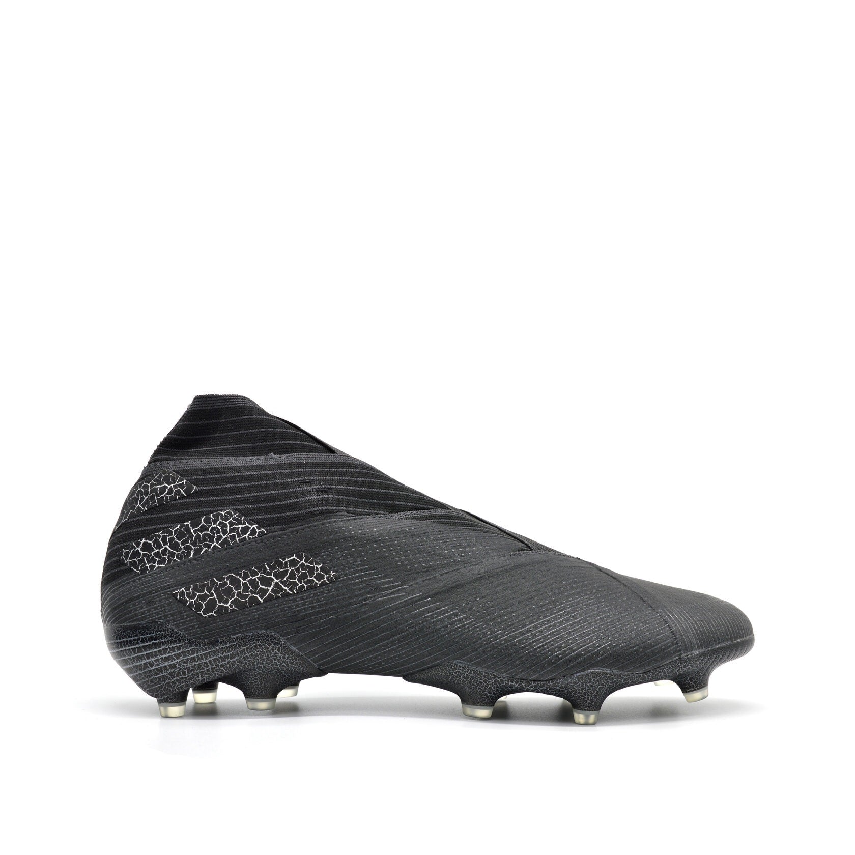 Nemeziz 19+ FG/AG Shadowbeast - Preto Base
