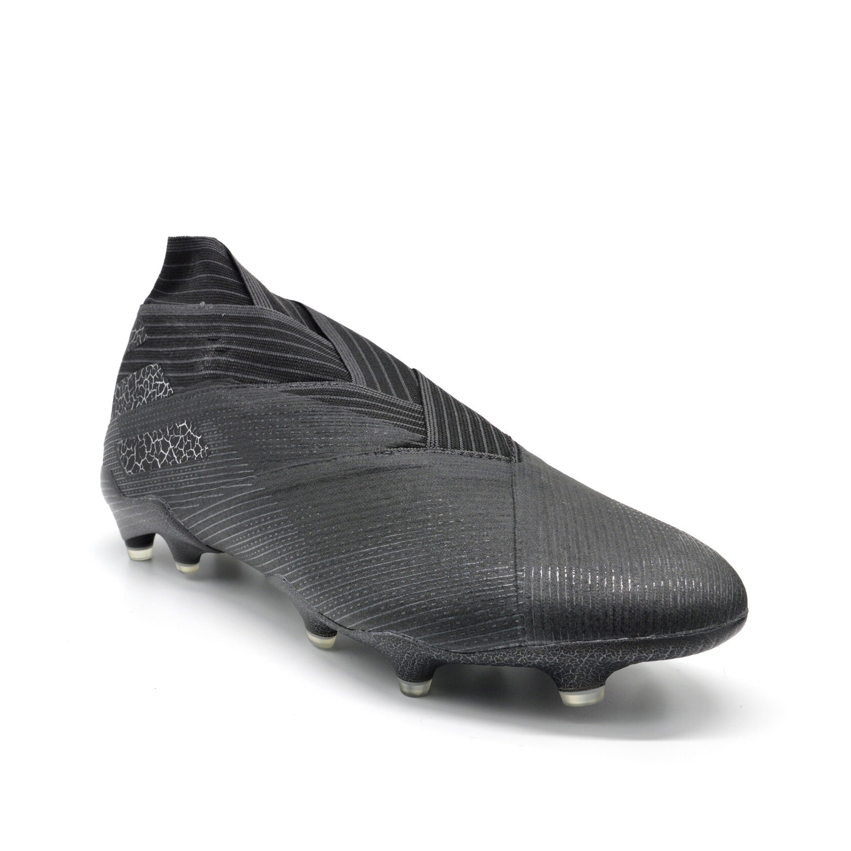 Nemeziz 19+ FG/AG Shadowbeast - Preto Base