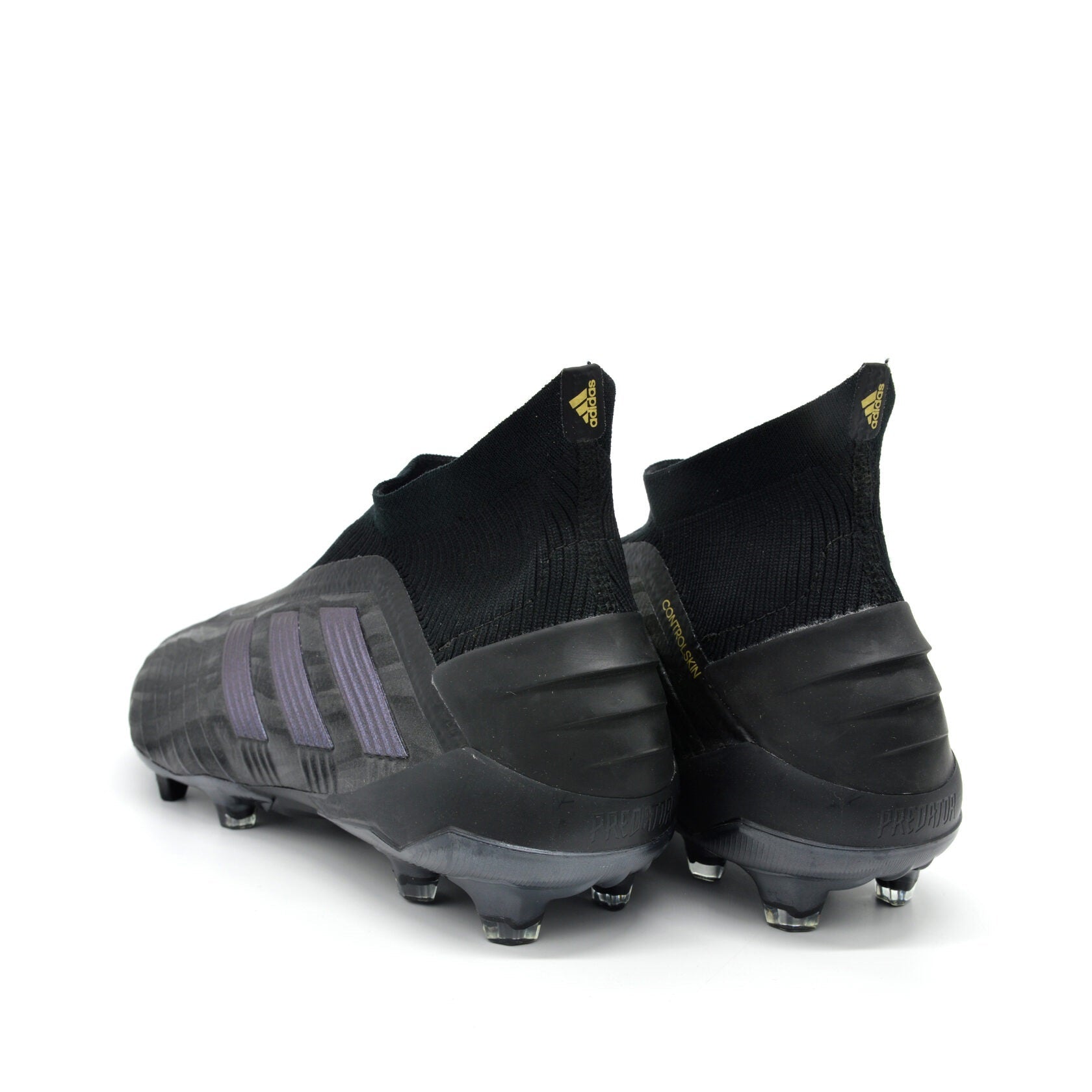 Predator 19+ FG/AG Roteiro Escuro - Preto Utilitário