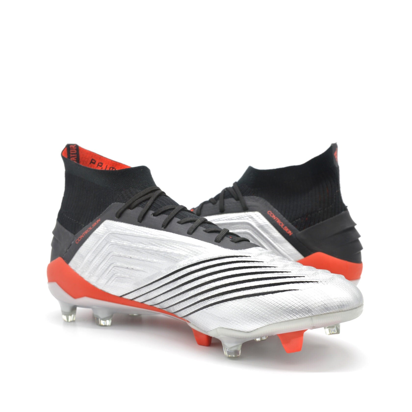 Predator 19.1 FG/AG 302 Redirecionar - Prateado Metálico/Vermelho