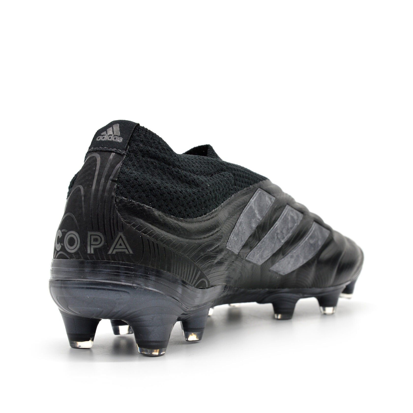 Copa 20+ FG/AG Fera Sombria - Preto/Metálico Noturno