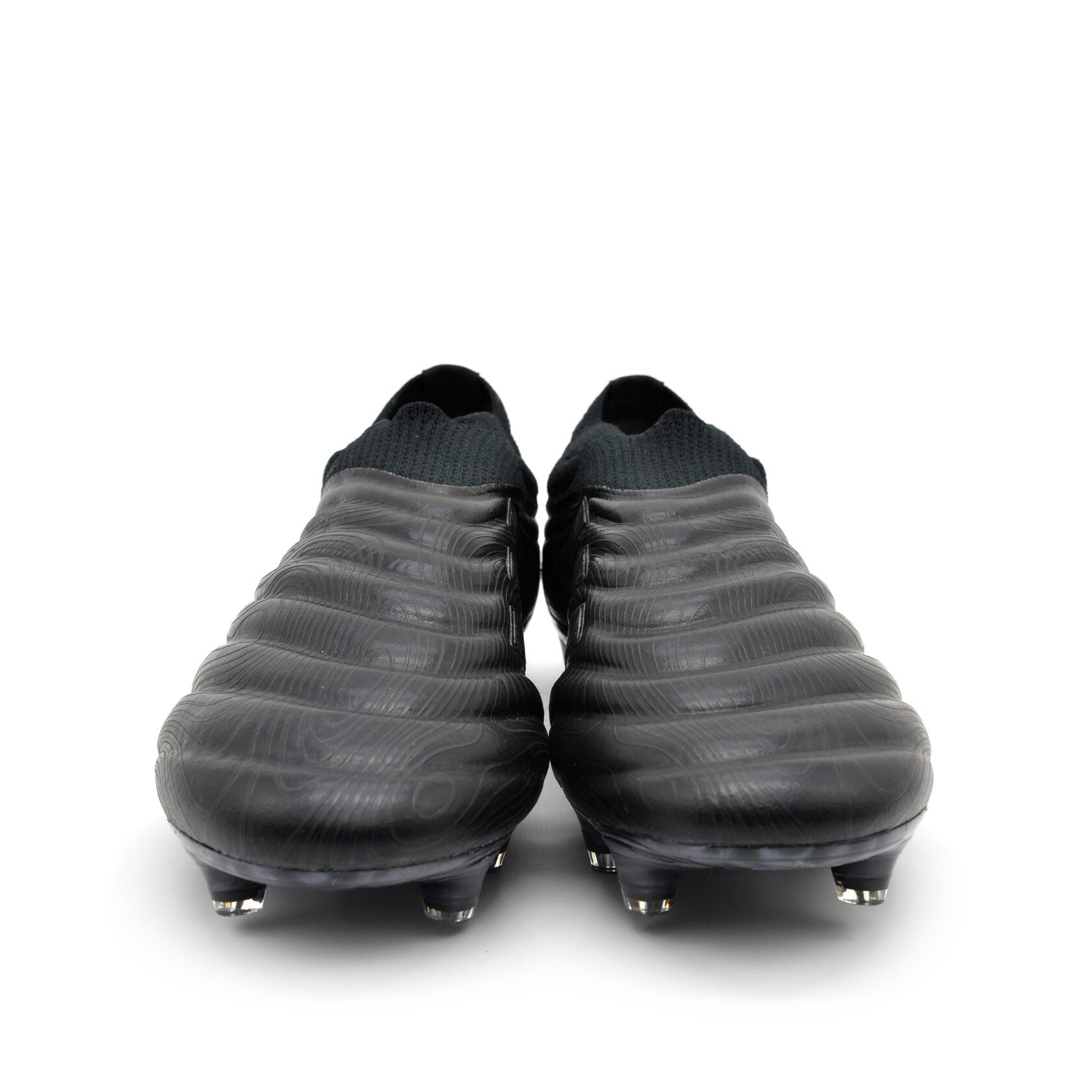 Copa 20+ FG/AG Fera Sombria - Preto/Metálico Noturno