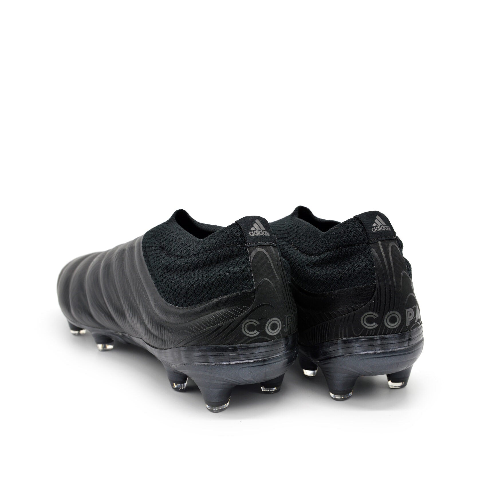 Copa 20+ FG/AG Fera Sombria - Preto/Metálico Noturno