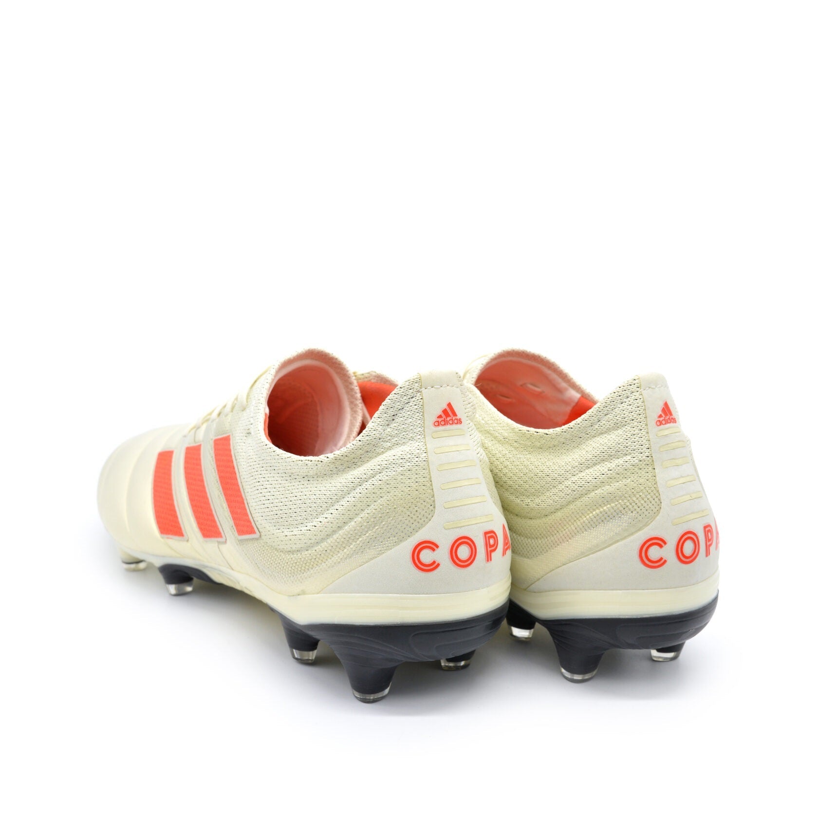 Copa 19.1 FG/AG Iniciador - Branco Suave/Vermelho Solar