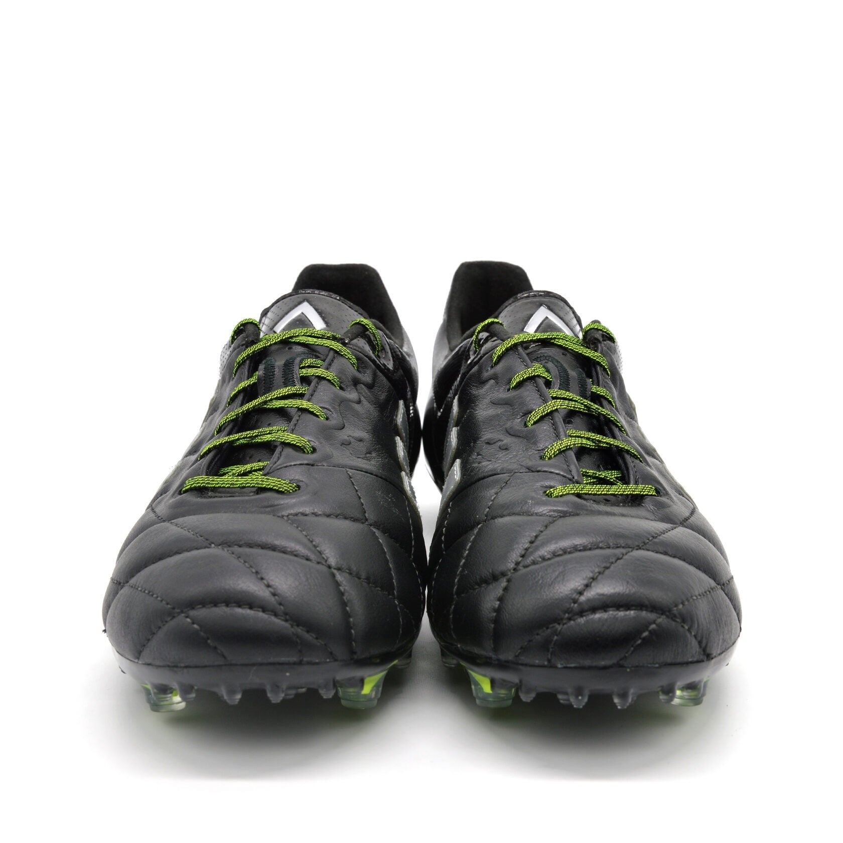 Ace 15.1 Couro FG/AG Preto/Prateado