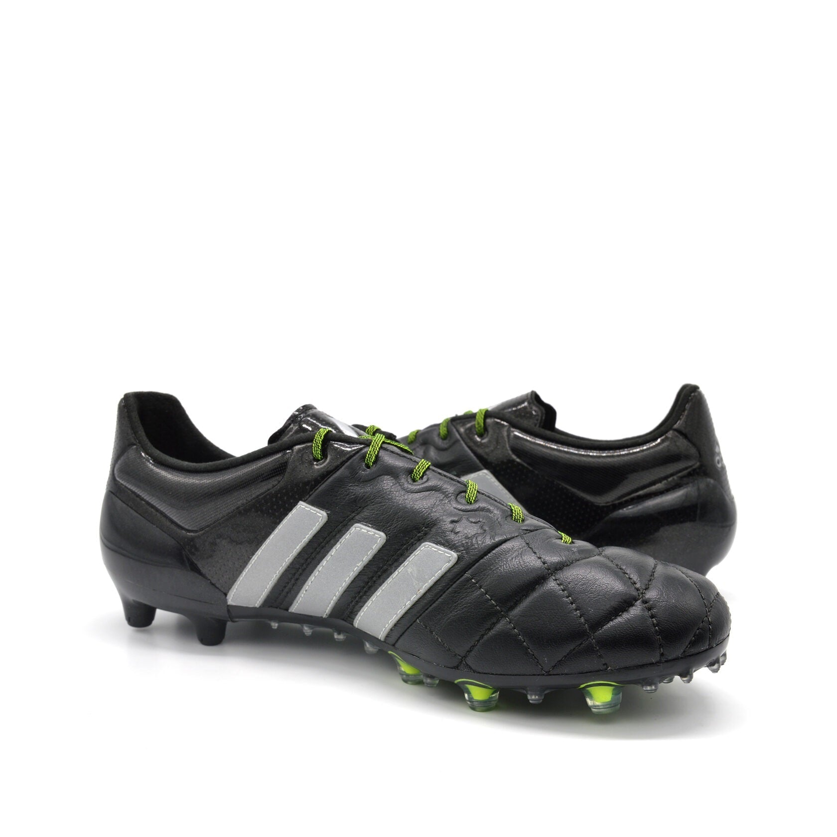 Ace 15.1 Couro FG/AG Preto/Prateado