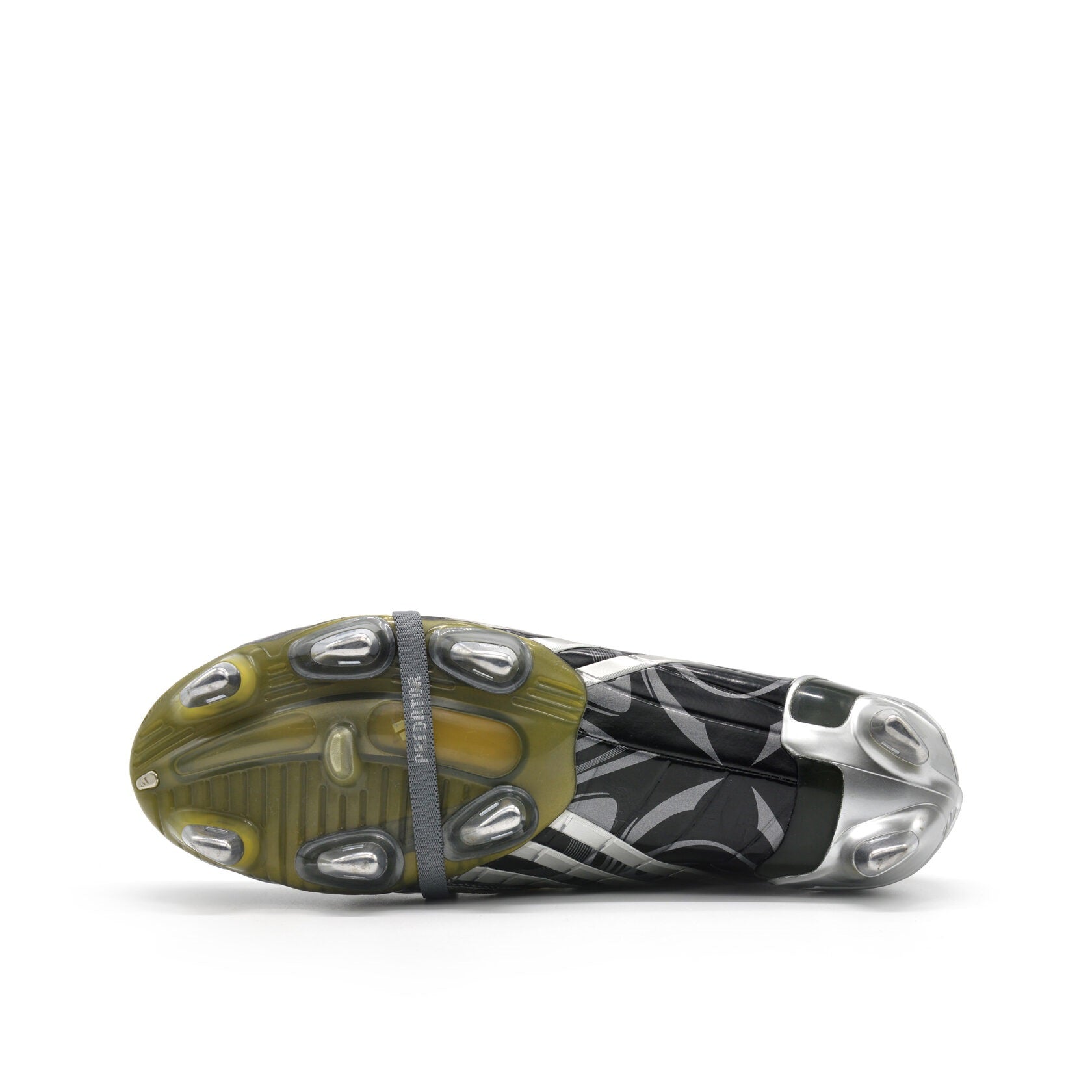 Predator Powerswerve FG Cinzento/Preto