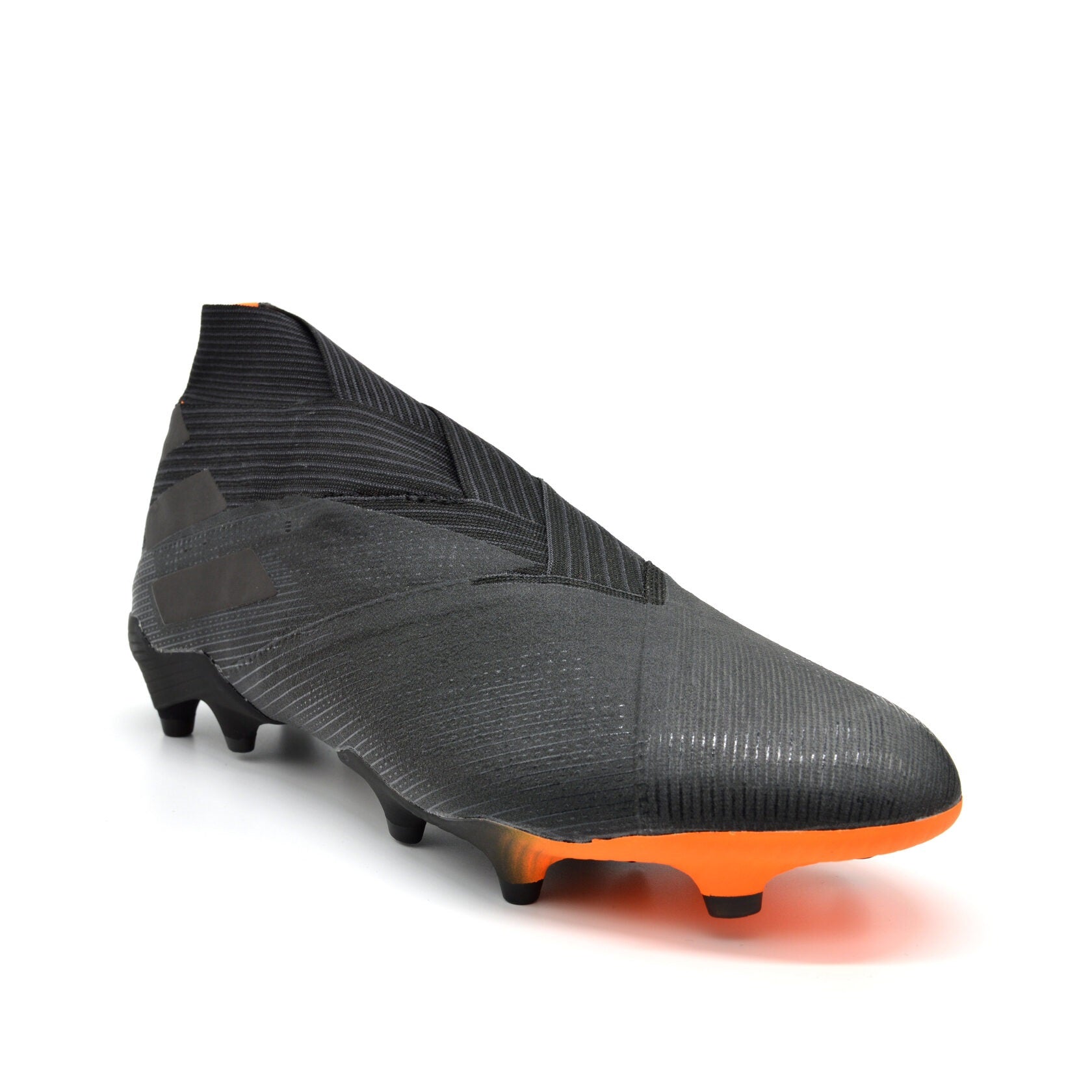 Nemeziz 19+ FG/AG Dark Motion - Preto Base/Laranja
