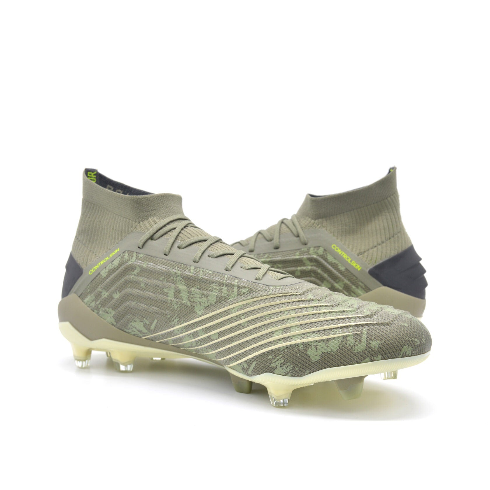 Predator 19.1 FG/AG Encriptação - Verde Legião