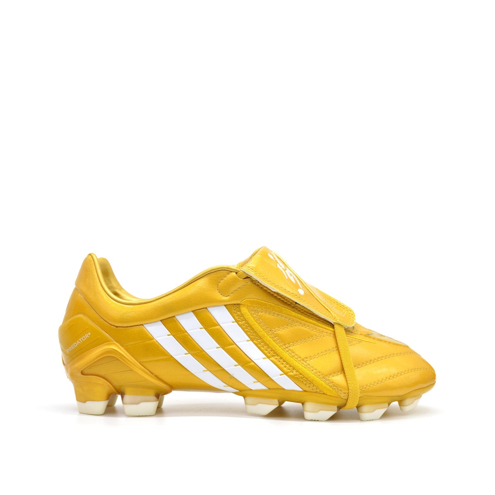 Predator Powerswerve FG Amarelo/Branco