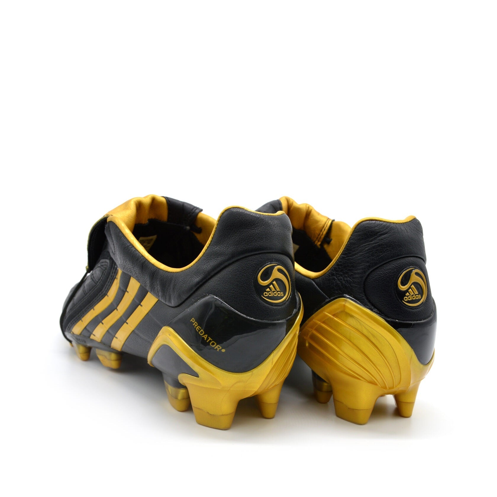 Predator PowerSwerve Rome FG Preto/Ouro